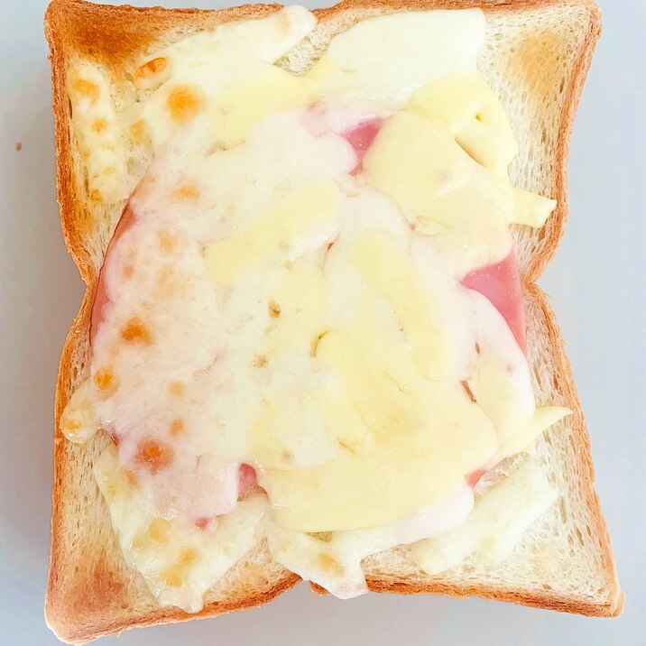 カレー風味のハムチーズトースト